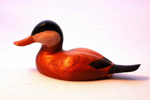 Ruddy duck bird carving